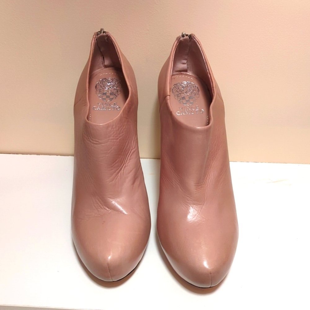 Vince Camuto, size 11, fawn